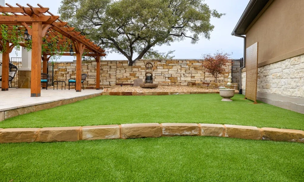 Maintain Beautiful Outdoor Areas Using Low Maintenance Synthetic Grass Across Texas Communities
